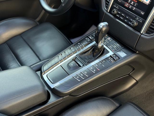 Porsche Macan image 6