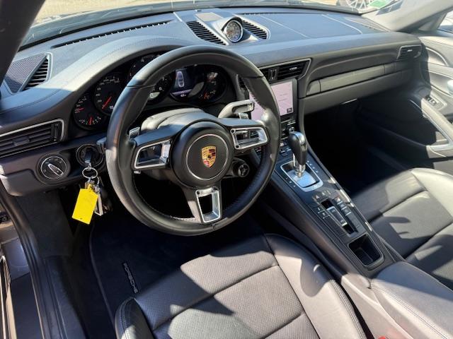 Porsche 911 image 6