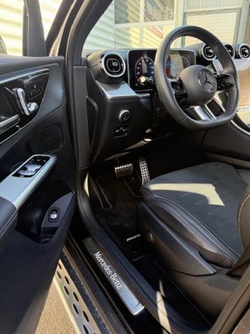 Mercedes Benz Glc image 9