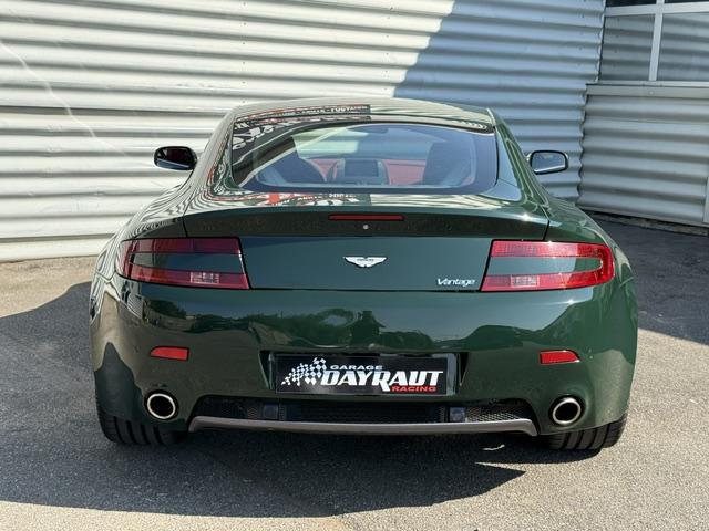 Aston Martin Vantage image 9