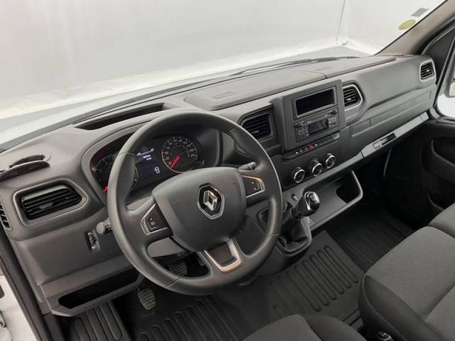 Renault Master image 2