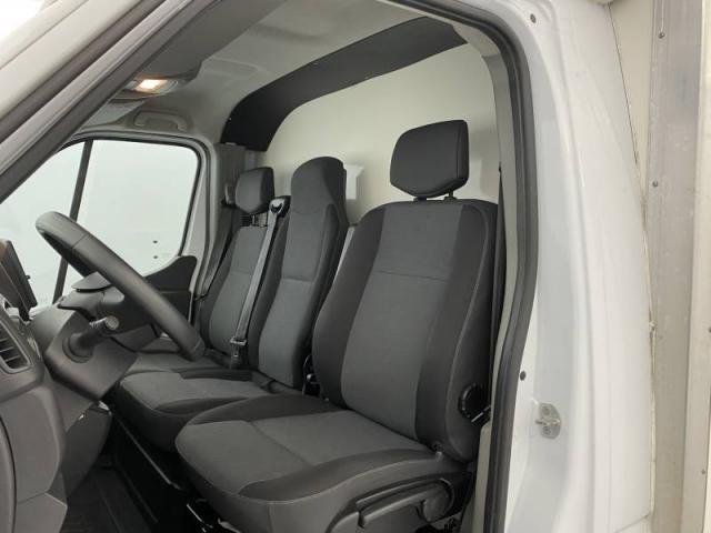 Renault Master image 1