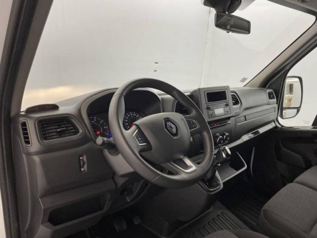 Renault Master image 1