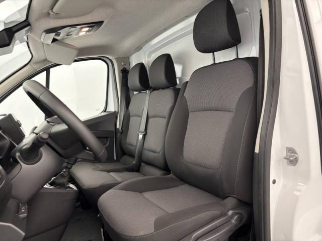 Renault Trafic image 8
