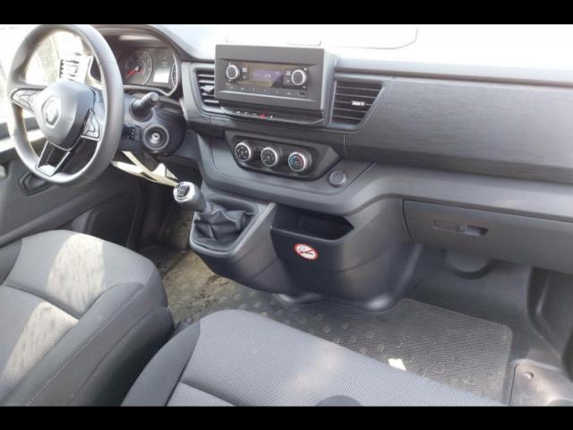 Renault Trafic image 1