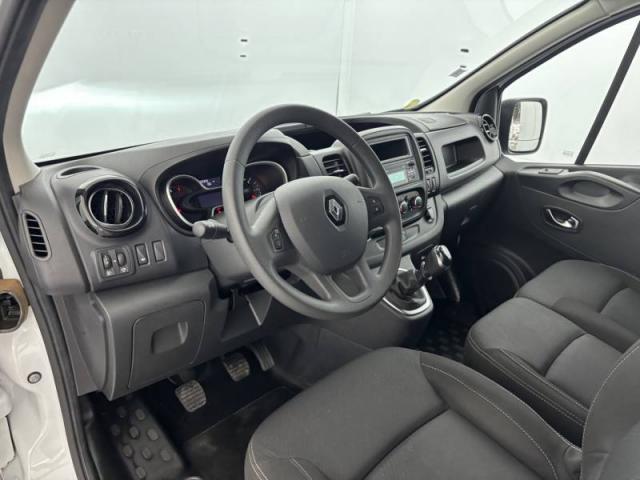 Renault Trafic image 2