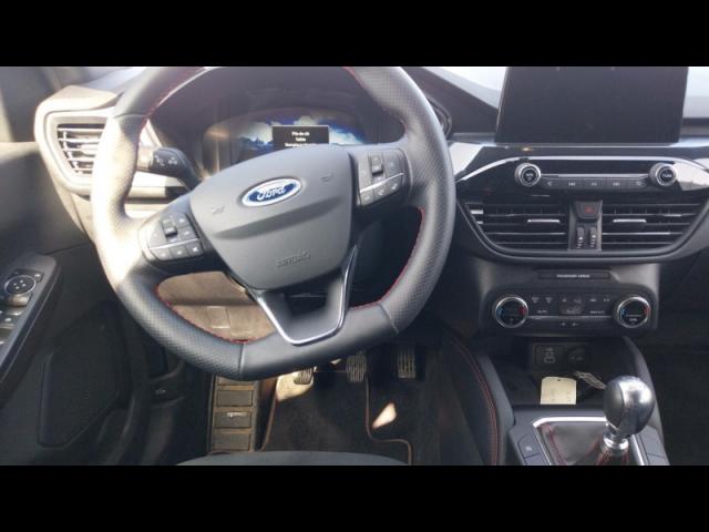 Ford Kuga image 7