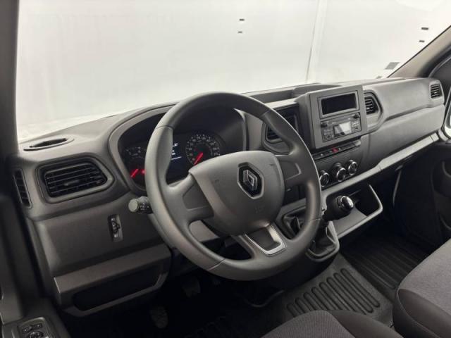 Renault Master image 1