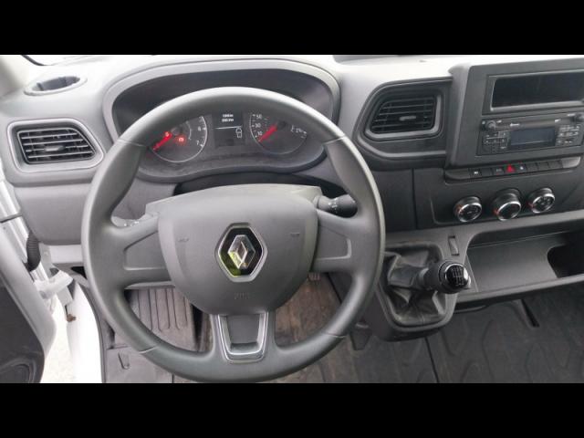 Renault Master image 2