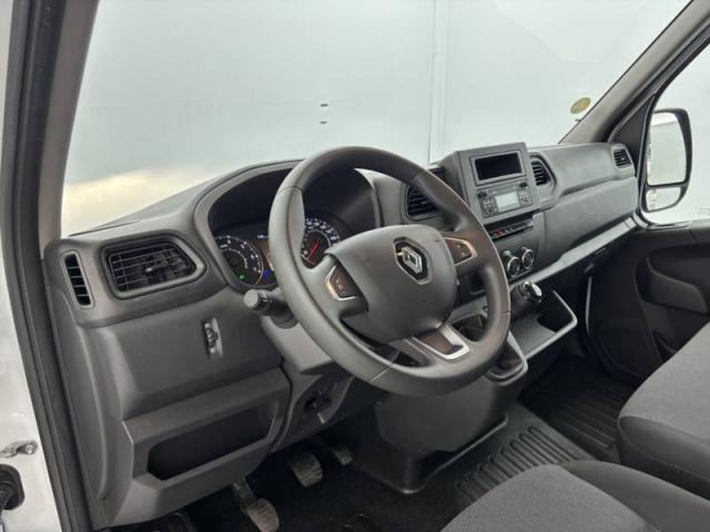 Renault Master image 1