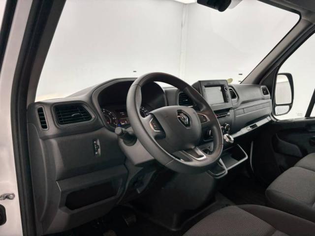 Renault Master image 1