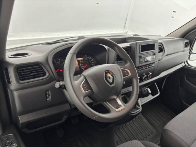 Renault Master image 1