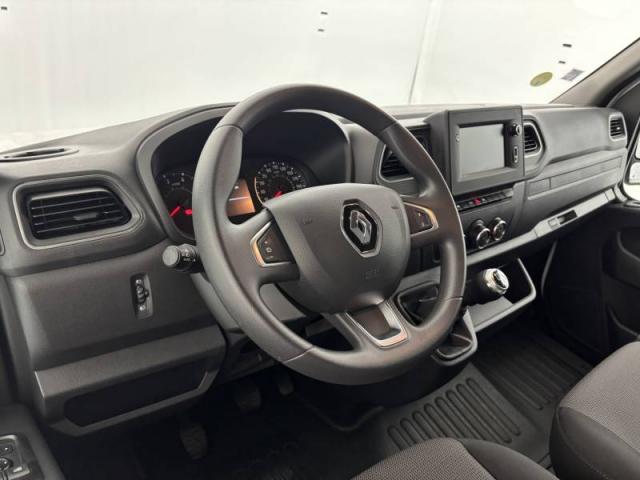 Renault Master image 1