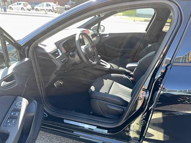 Renault Clio image 2