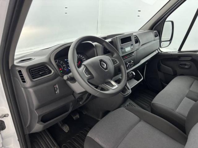 Renault Master image 1
