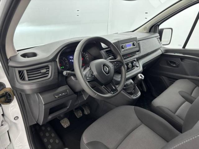 Renault Trafic image 1
