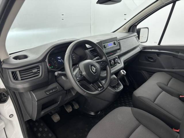 Renault Trafic image 1