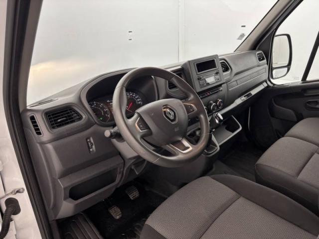 Renault Master image 1