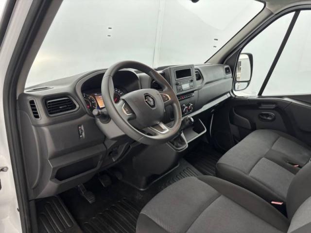 Renault Master image 1
