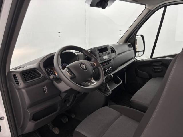 Renault Master image 1