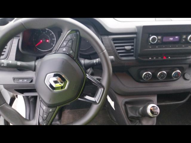 Renault Trafic image 9
