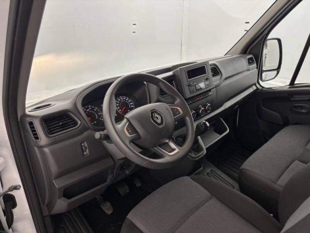 Renault Master image 1