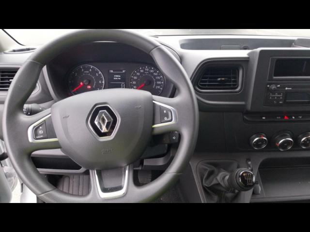 Renault Master image 2