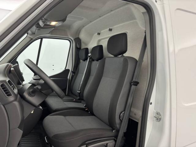 Renault Master image 9
