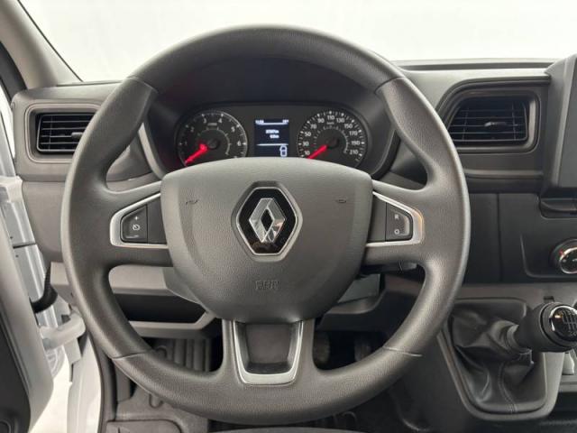 Renault Master image 2