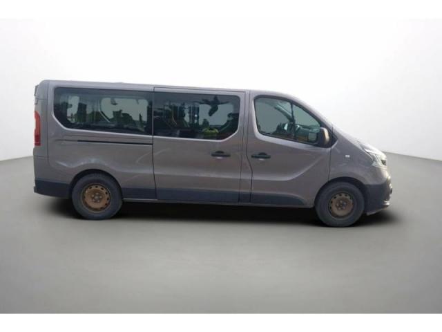 Renault Trafic image 2