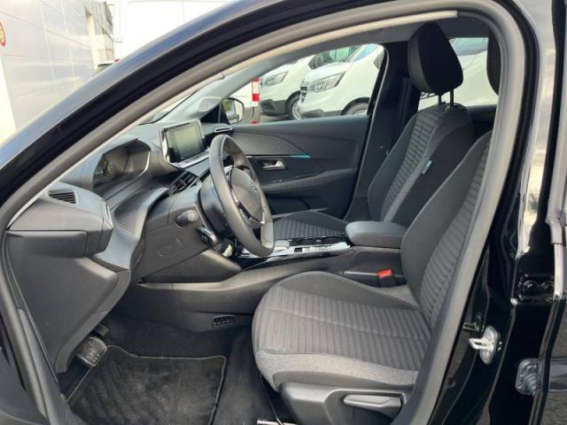 Peugeot 208 image 9