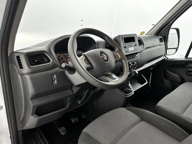 Renault Master image 1