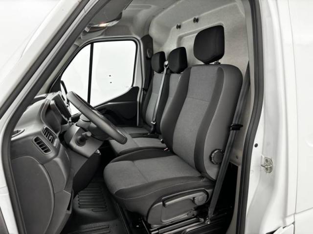 Renault Master image 9