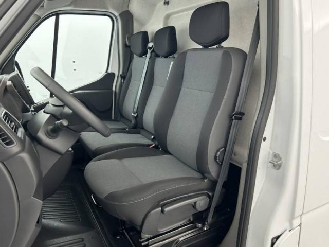 Renault Master image 8