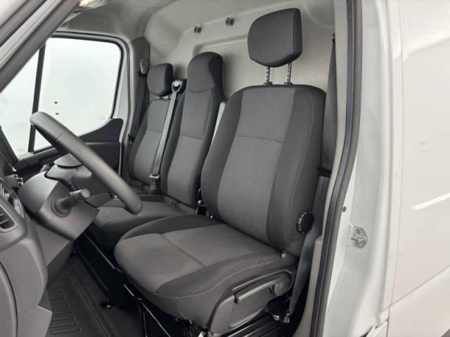 Renault Master image 1