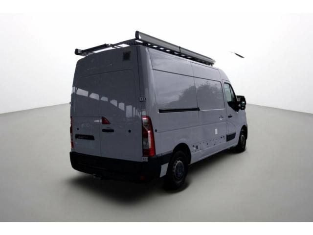 Renault Master image 2
