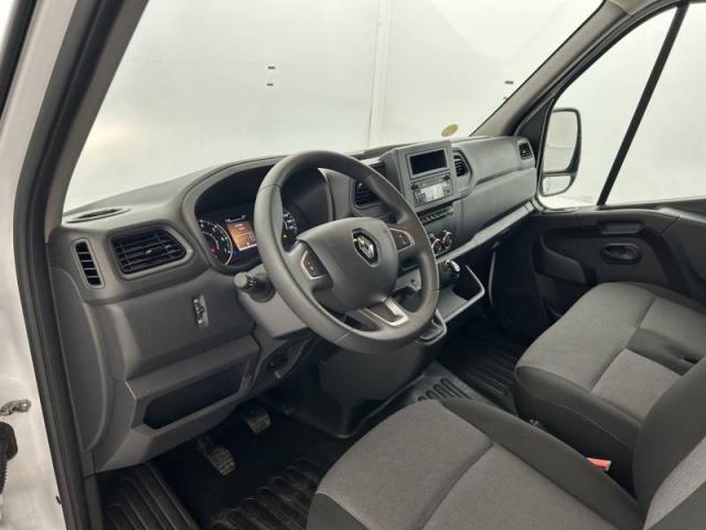 Renault Master image 1
