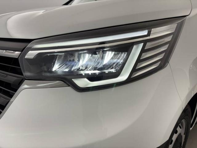 Renault Trafic image 6