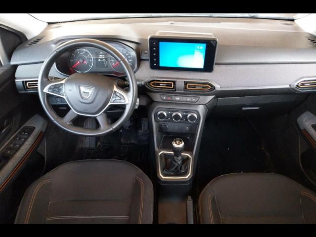 Dacia Sandero image 2