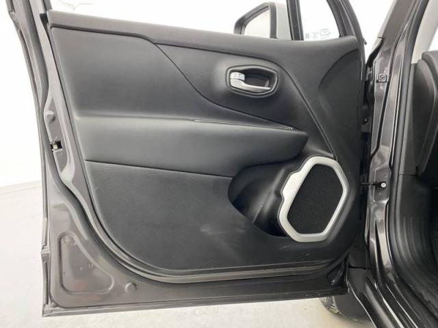 Jeep Renegade image 6