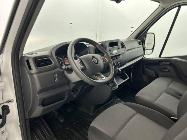 Renault Master image 1