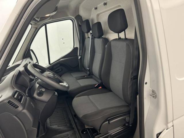 Renault Master image 1