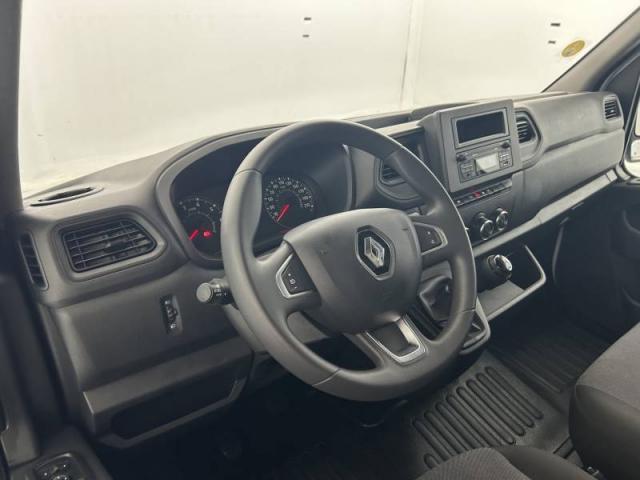 Renault Master image 1