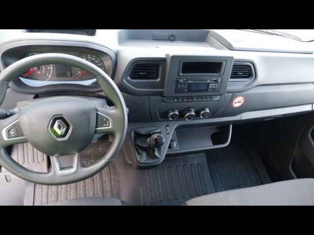Renault Master image 2