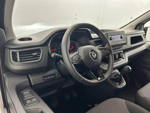 Renault Trafic image 1
