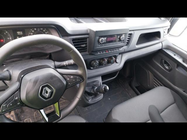 Renault Trafic image 9