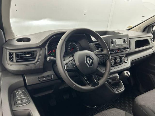 Renault Trafic image 1
