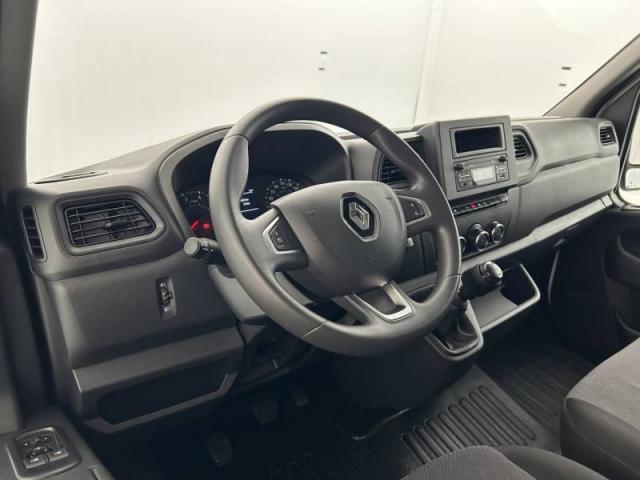 Renault Master image 1