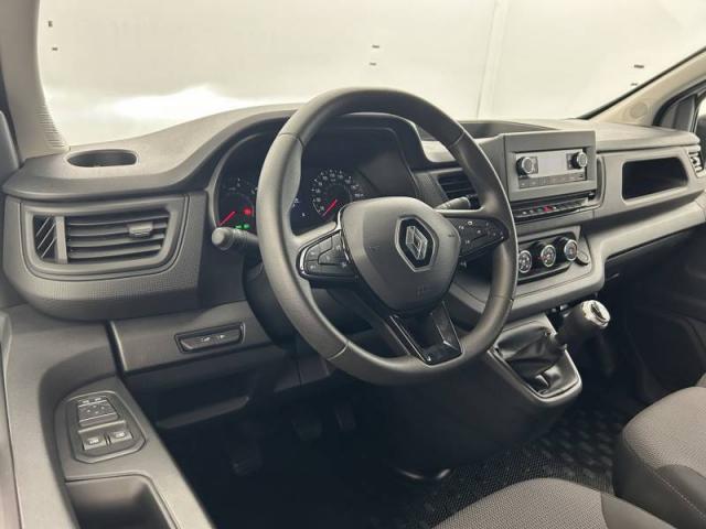 Renault Trafic image 1
