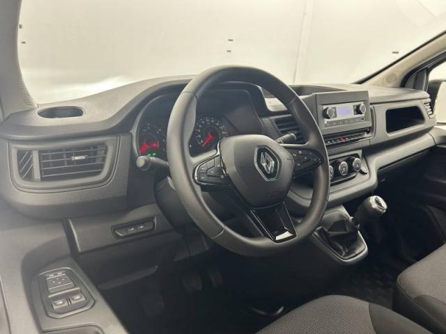 Renault Trafic image 1